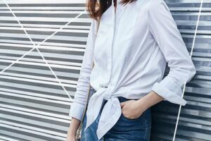 春装新款长袖衬衫女简约中长款侧开叉立领衬衣